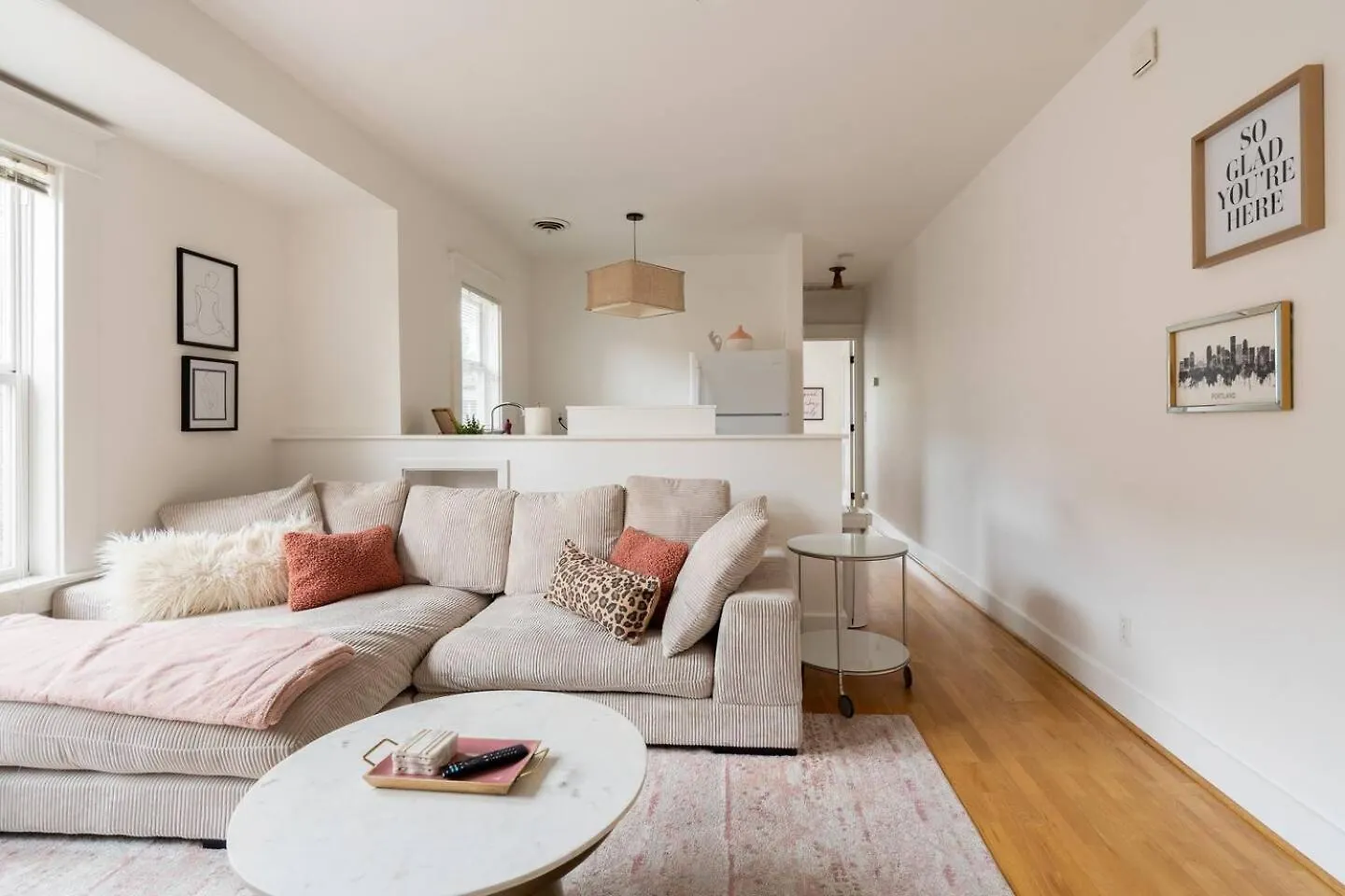 The Bohemian Spirit - Live Music, Eateries & Bars Apartment Portland