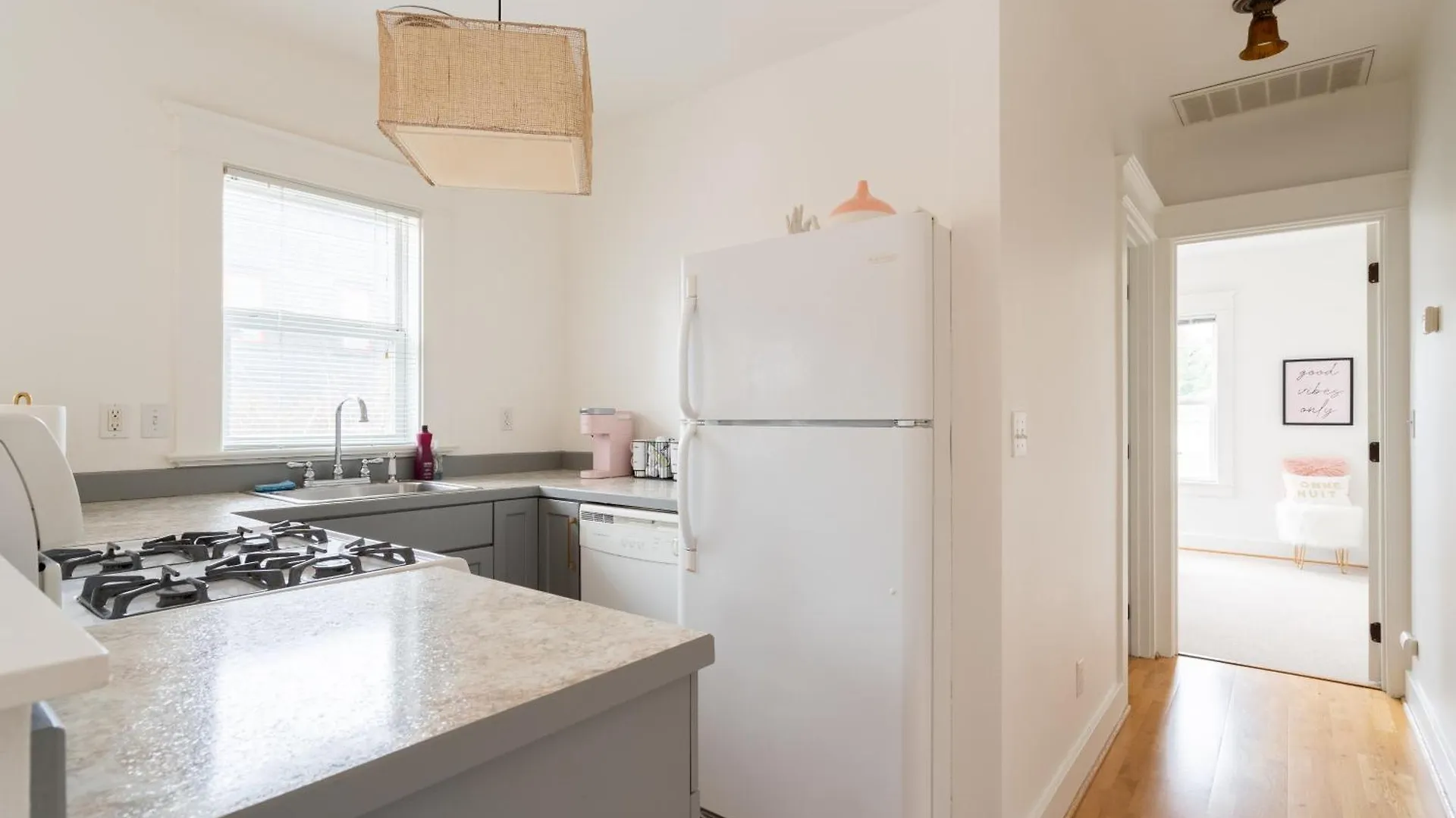The Bohemian Spirit - Live Music, Eateries & Bars Apartment Portland United States