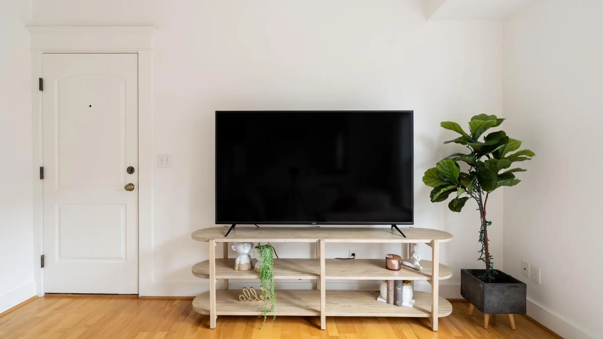 The Bohemian Spirit - Live Music, Eateries & Bars Apartment Portland