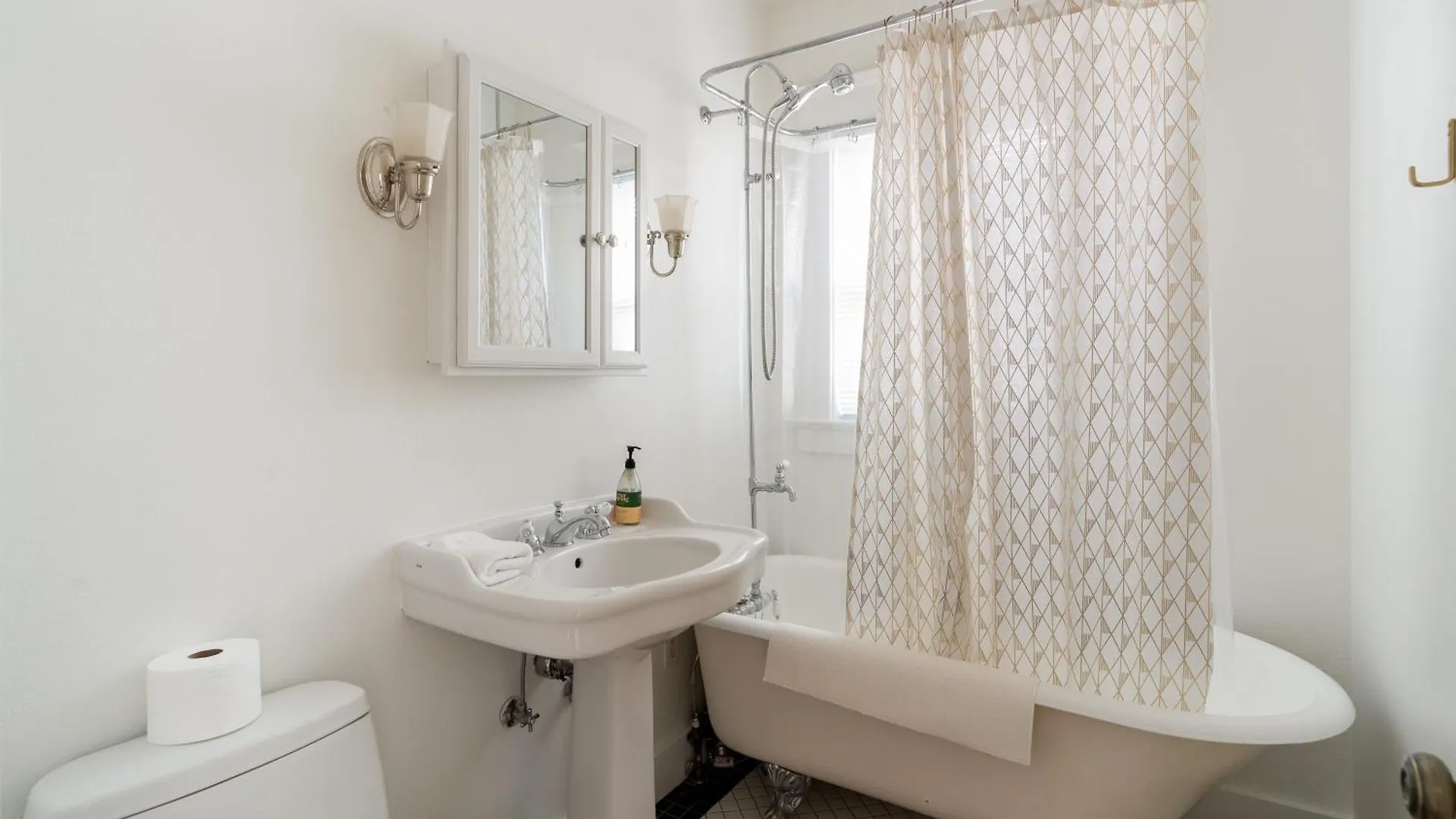 The Bohemian Spirit - Live Music, Eateries & Bars Apartment Portland 0*,