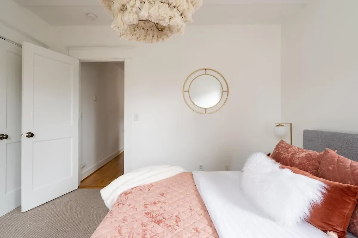 The Bohemian Spirit - Live Music, Eateries & Bars Apartamento Portland