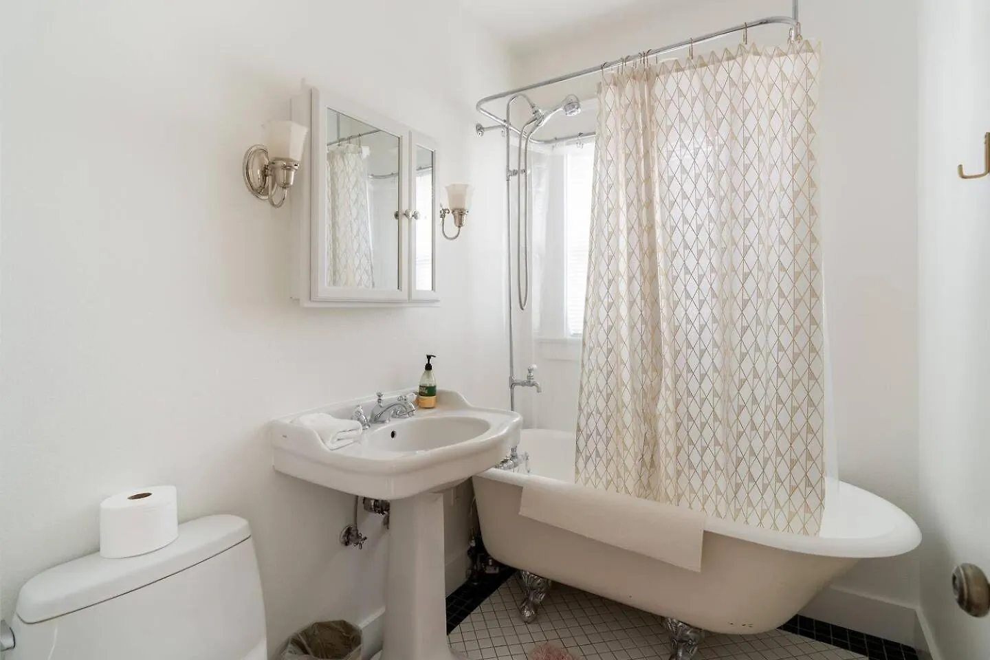 The Bohemian Spirit - Live Music, Eateries & Bars Apartamento Portland